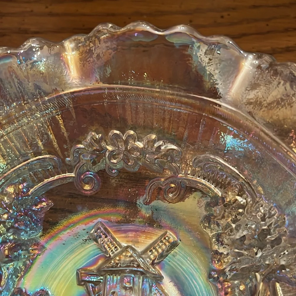 Iridescent glass windmill‎ bowl